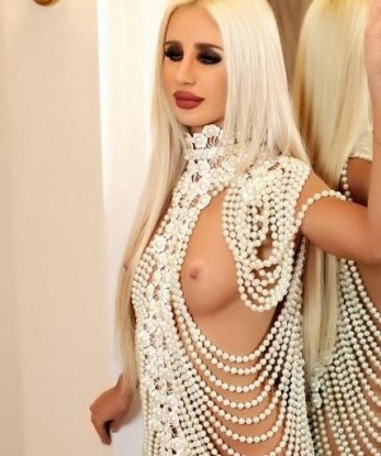 Живу в Москве и готова доставить тебе незабываемое наслаждение. 💋
Мои услуги расширят твои горизонты и окунут в мир страсти. Буду ласкать твое тело и разогревать тебя своими магическими прикосновениями. Мне нравится экспериментировать и пробовать новое, поэтому открыта для твоих самых смелых фантазий.
На моих фото ты увидишь мою красоту и соблазнительные формы. 📸 Меня оценили многие мужчины, и отзывы о моих услугах теплые и положительные. Оценивай и ты! 😉
Не упускай шанс познать искусство настоящего удовольствия со мной в Москве. Обещаю, ты не пожалеешь! 😉 Люда